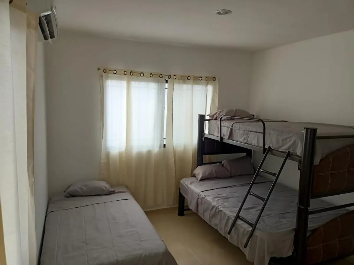 Вилла Hermosa Casa A 15 Minutos Del Aeropueto De Cancun En Exclusivo Fraccionamiento Residencial