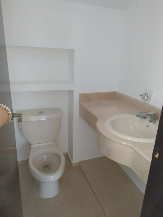Hermosa Casa A 15 Minutos Del Aeropueto De Cancun En Exclusivo Fraccionamiento Residencial 0*,  Mexico