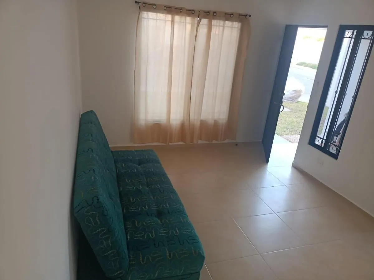 Hermosa Casa A 15 Minutos Del Aeropueto De Cancun En Exclusivo Fraccionamiento Residencial Мексика