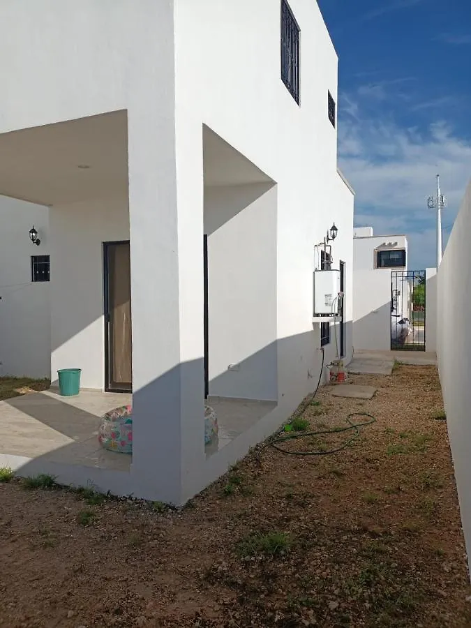 Villa Hermosa Casa A 15 Minutos Del Aeropueto De Cancun En Exclusivo Fraccionamiento Residencial