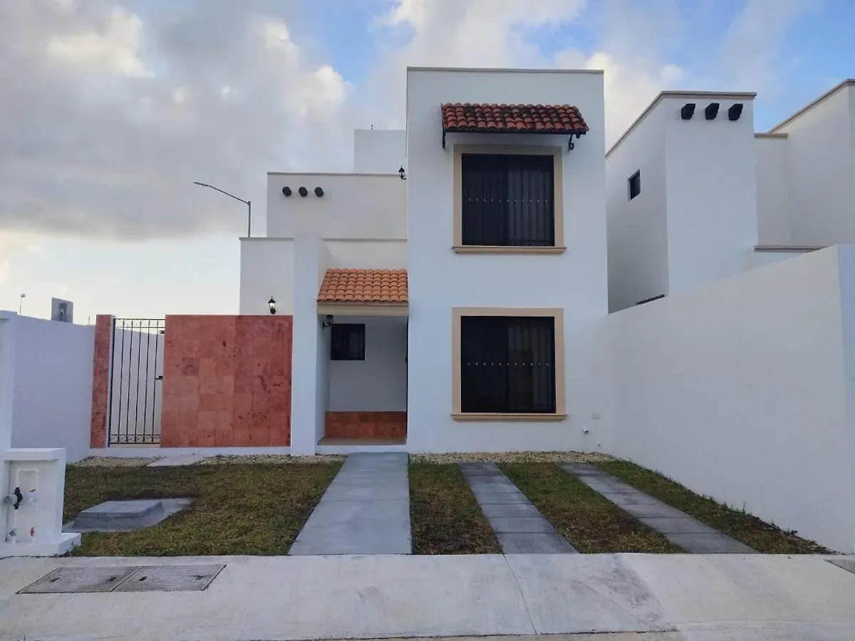 Hermosa Casa A 15 Minutos Del Aeropueto De Cancun En Exclusivo Fraccionamiento Residencial