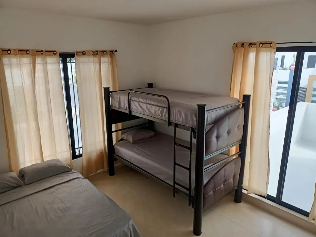 Hermosa Casa A 15 Minutos Del Aeropueto De Cancun En Exclusivo Fraccionamiento Residencial Вилла